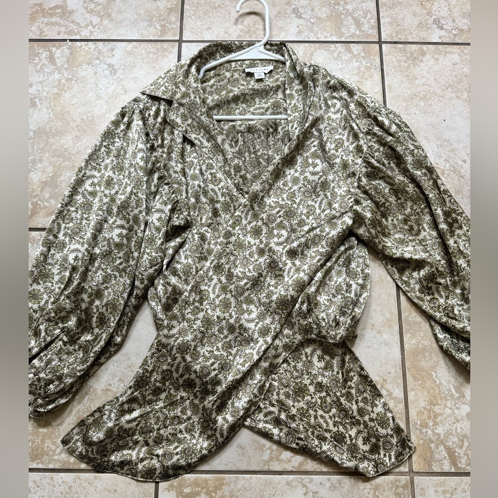 Vintage Top Shop . Long Sleeve Tie Front Floral Satin Silky V-Neck